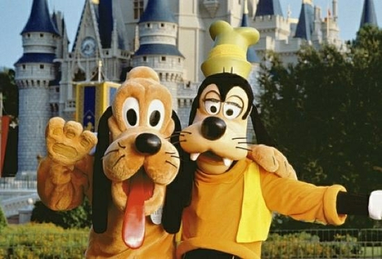 Goofy vs. Pluto