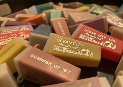 Scope these Super 80s Beach Scopes!