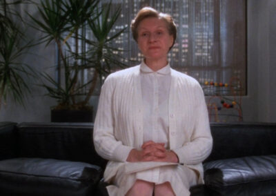 Glass block in Baby Boom (1987)