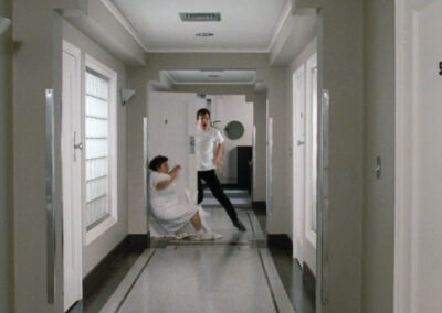 Glass block in the dentist’s office in Little Shop of Horrors (1986)