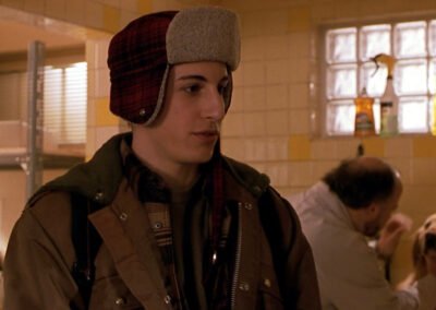 Glass block in Loser (2000)