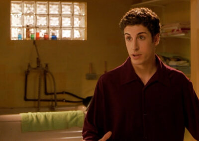 Glass block in Loser (2000)