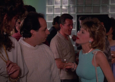 Glass block in My Stepmother Is An Alien (1989)