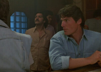 Glass block in the dive bar scene from Street Smart (1987) starring Christopher Reeve as a reporter and Morgan Freeman as a pimp