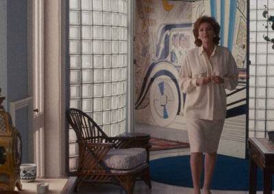 Glass block in Three Men and a Baby (1987)