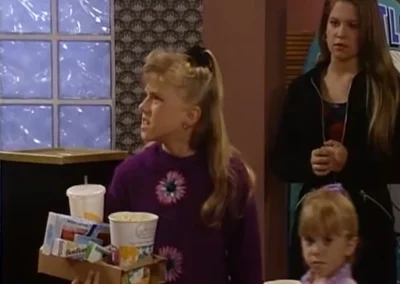 Glass block at the movie theater in Season 5, Episode 14 of "Full House" - "Sisters in Crime"